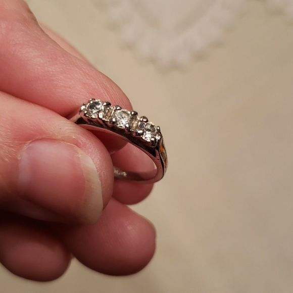 Vintage Avon Silvertone CZ Ring Sz 6 - Picture 6 of 13